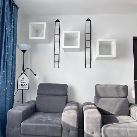3 Rooms Apartment Palace View Iasi Ngoại thất bức ảnh